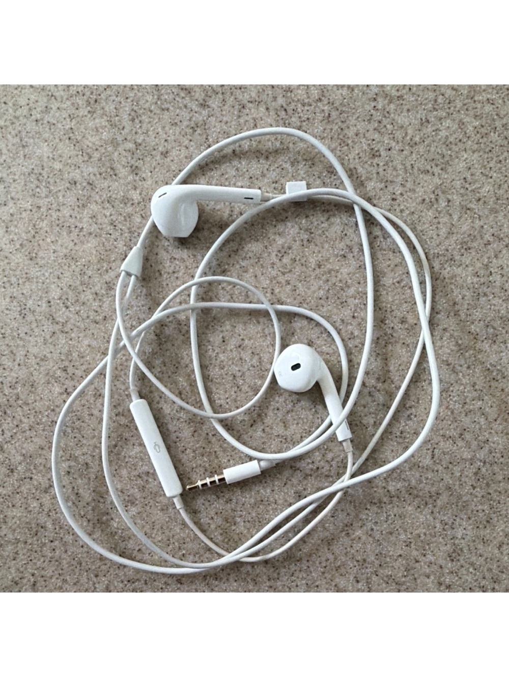 Original OEM Apple iPhone 3.5mm Wired Headset Ear Pods Headphones MD827LL/A,